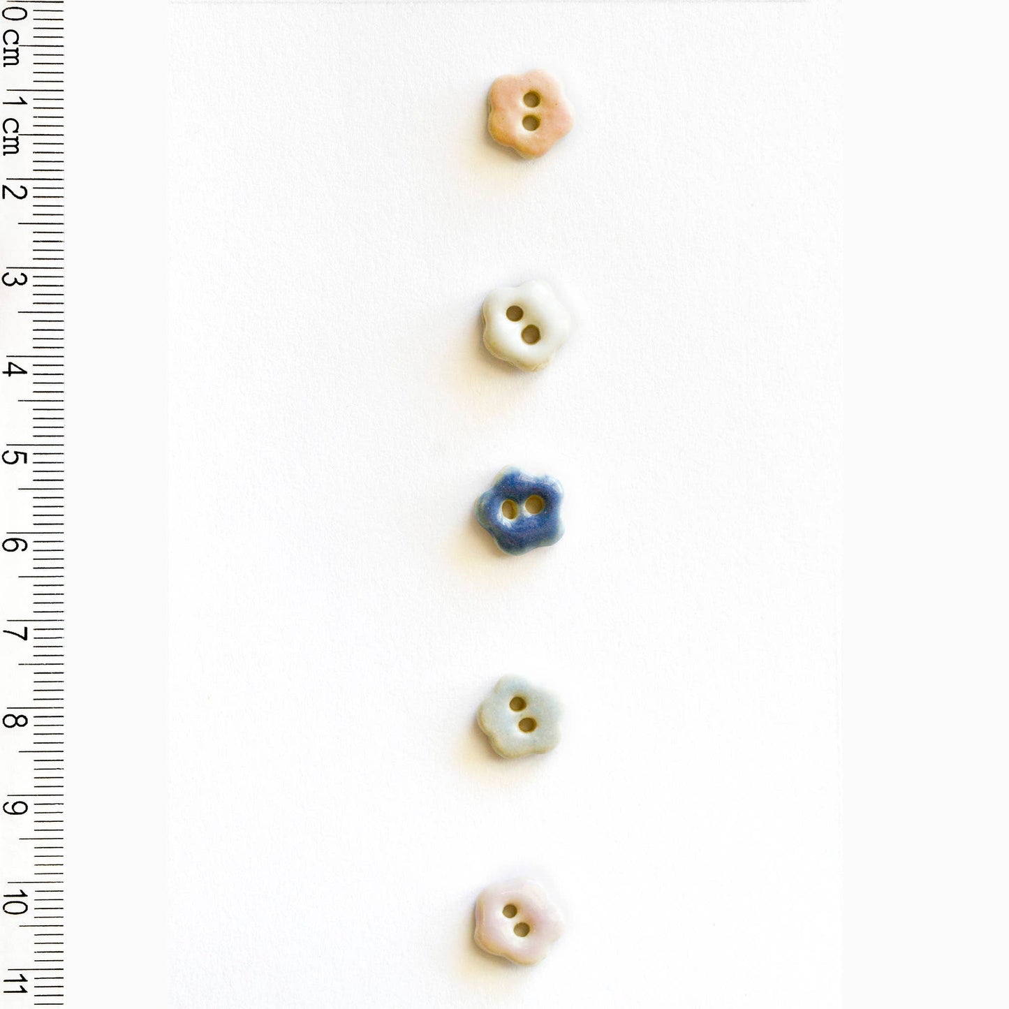 L555 Tiny Pastel Flower Buttons