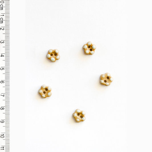 L556 Tiny Flower Buttons