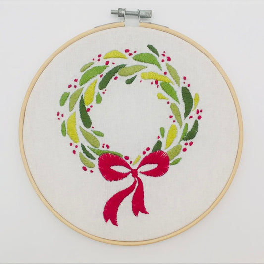 Cinnamon Stitching Christmas Wreath Embroidery Kit