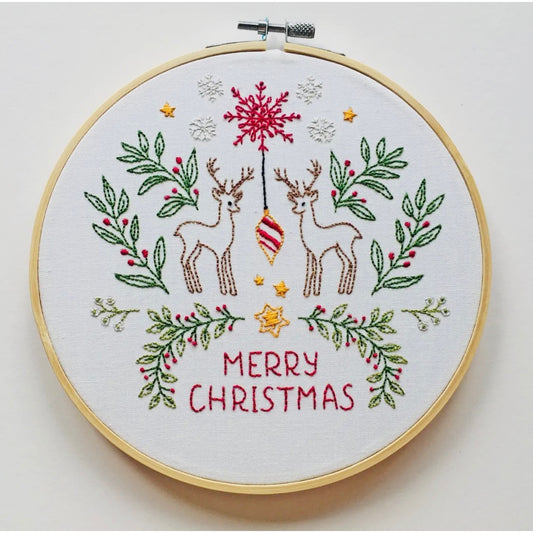 Cinnamon Stitching Christmas Wreath Embroidery Kit