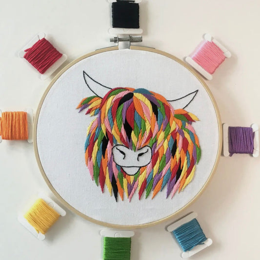 Cinnamon Stitching Highland Cow Embroidery Kit (Includes Hoop)